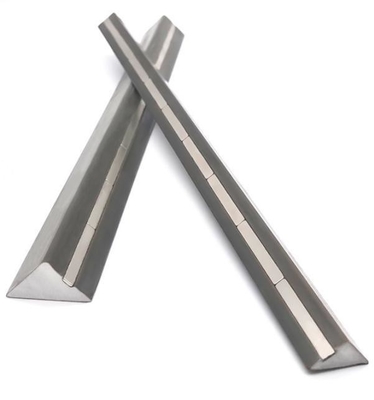 사용자 정의 요청 삼각형 전조 콘크리트 GB 표준에 대한 자기 강철 샴퍼